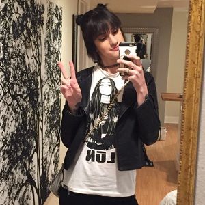 Meet your Posher, Dot